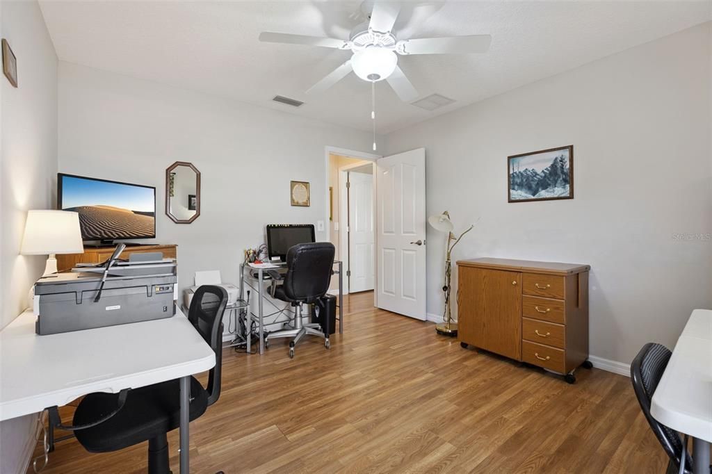 Active With Contract: $335,000 (3 beds, 2 baths, 1598 Square Feet)