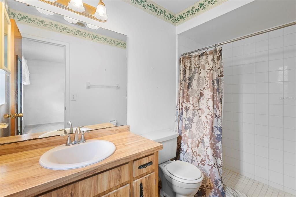 Под контрактом: $220,000 (3 спален, 2 ванн, 1134 Квадратных фут)