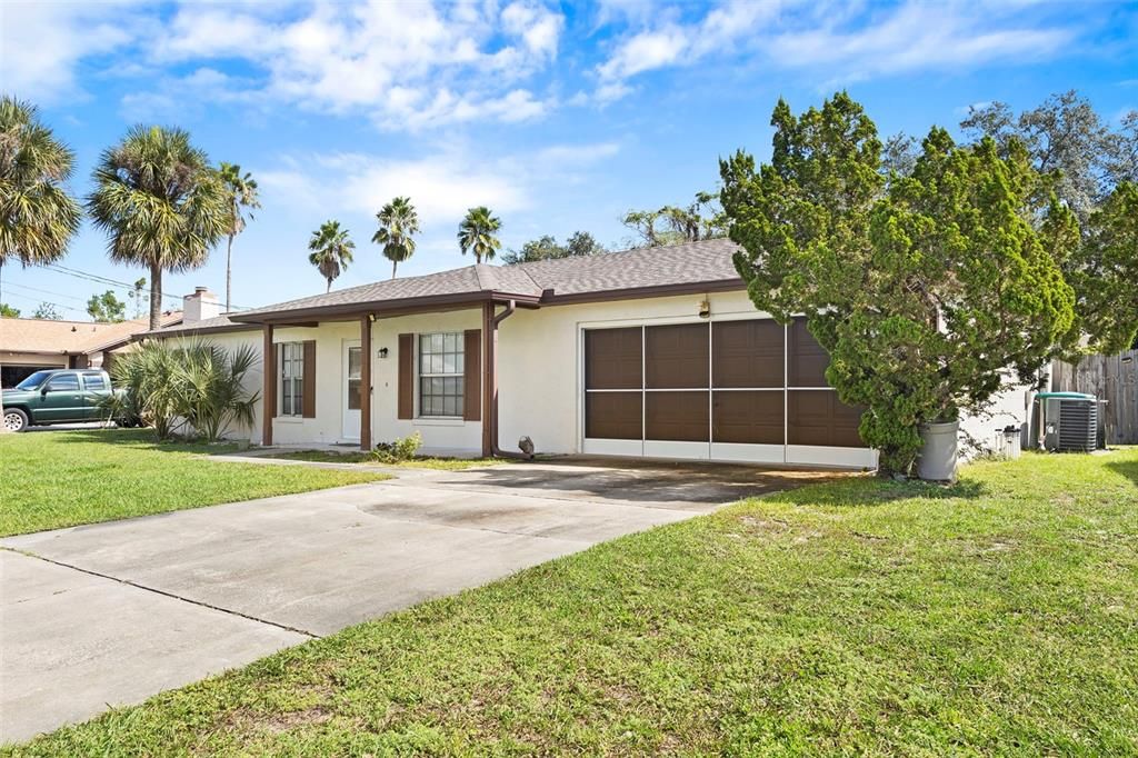 Под контрактом: $220,000 (3 спален, 2 ванн, 1134 Квадратных фут)