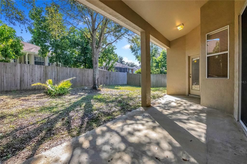 合同活跃: $419,900 (4 贝兹, 2 浴室, 2304 平方英尺)