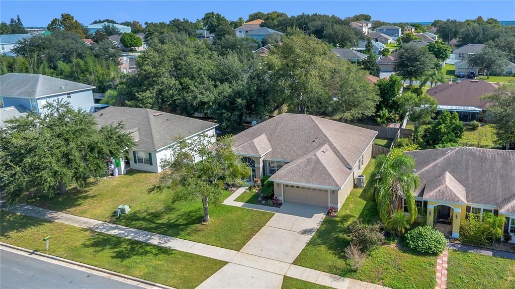 合同活跃: $419,900 (4 贝兹, 2 浴室, 2304 平方英尺)