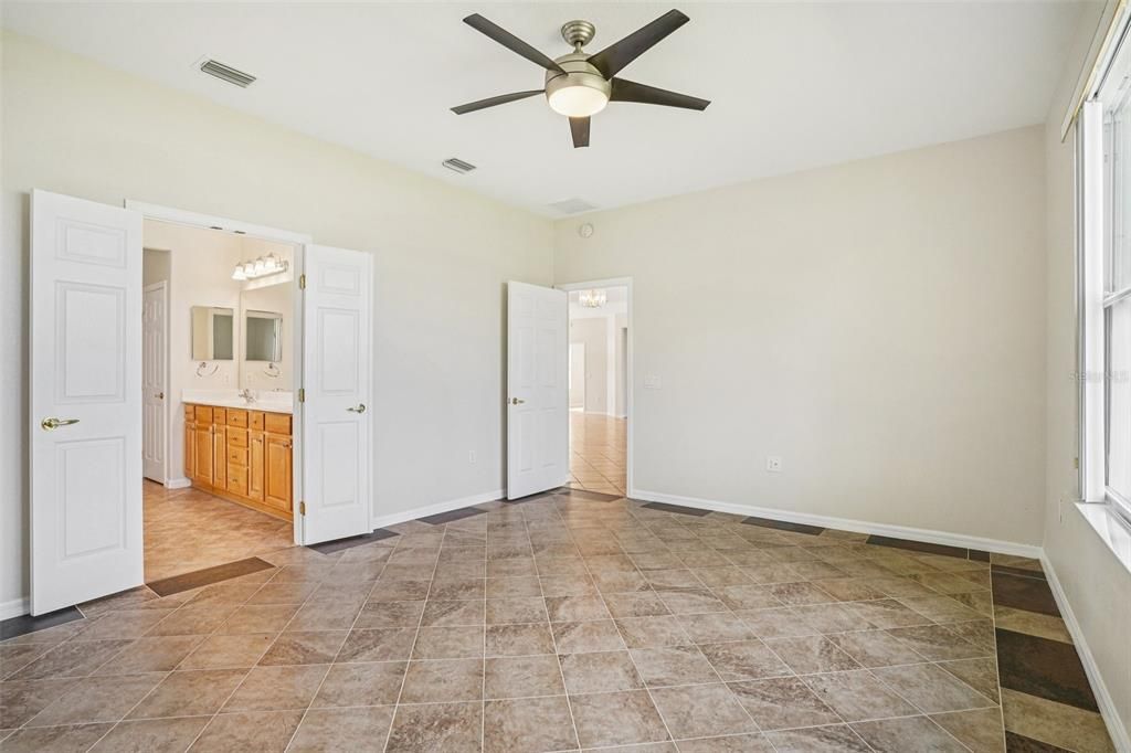 For Sale: $430,000 (2 beds, 2 baths, 1870 Square Feet)