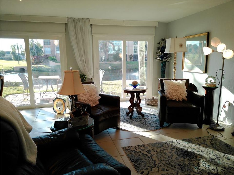 合同活跃: $349,000 (3 贝兹, 2 浴室, 1950 平方英尺)