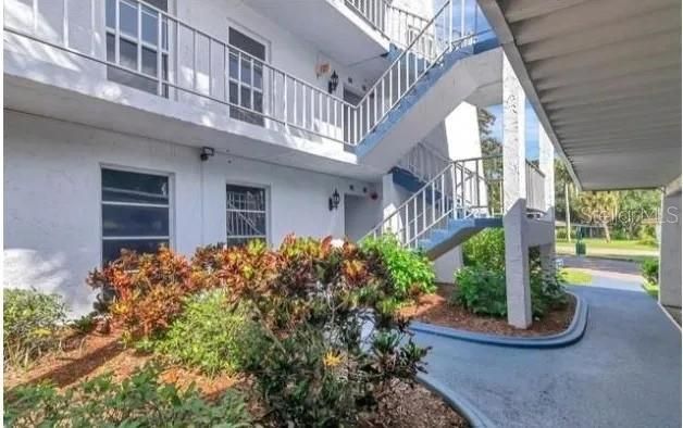 合同活跃: $349,000 (3 贝兹, 2 浴室, 1950 平方英尺)