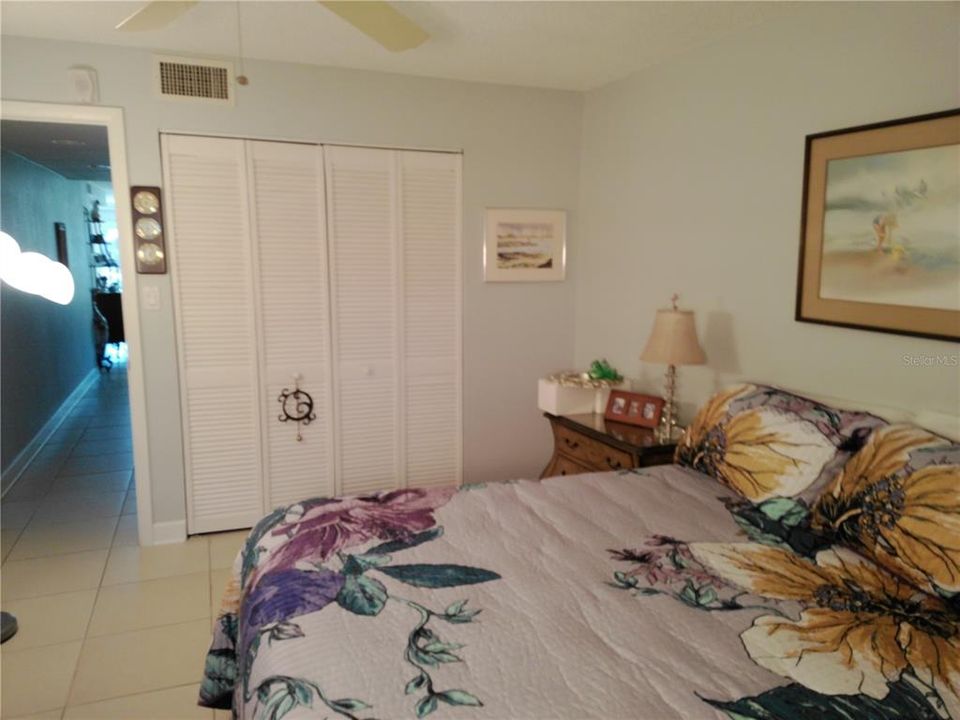 合同活跃: $349,000 (3 贝兹, 2 浴室, 1950 平方英尺)