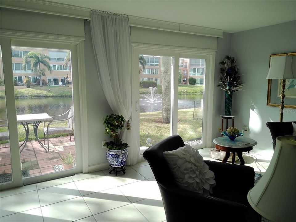 合同活跃: $349,000 (3 贝兹, 2 浴室, 1950 平方英尺)