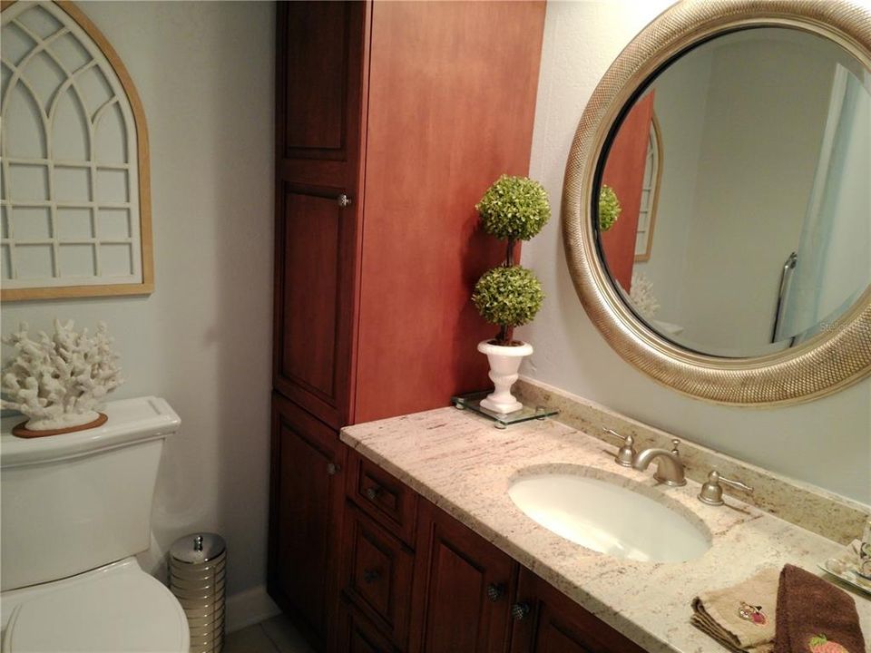 合同活跃: $349,000 (3 贝兹, 2 浴室, 1950 平方英尺)