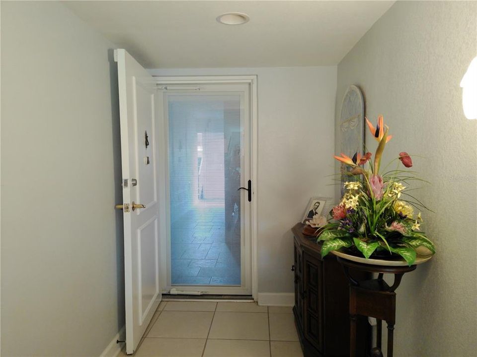 合同活跃: $349,000 (3 贝兹, 2 浴室, 1950 平方英尺)