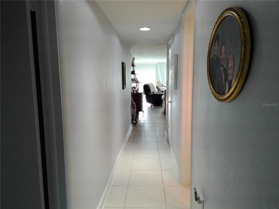 合同活跃: $349,000 (3 贝兹, 2 浴室, 1950 平方英尺)