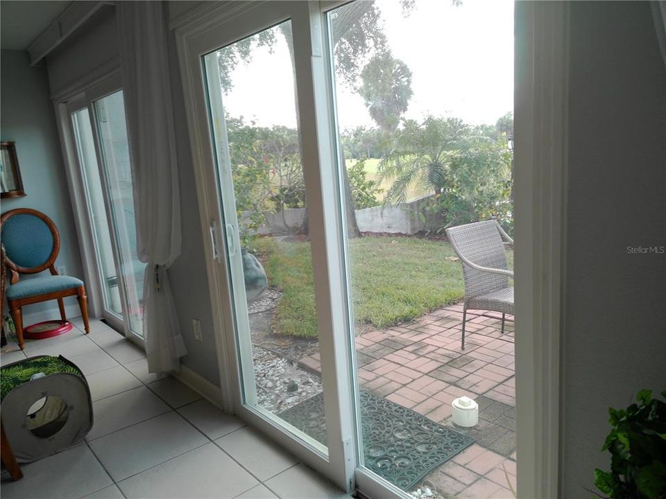 合同活跃: $349,000 (3 贝兹, 2 浴室, 1950 平方英尺)