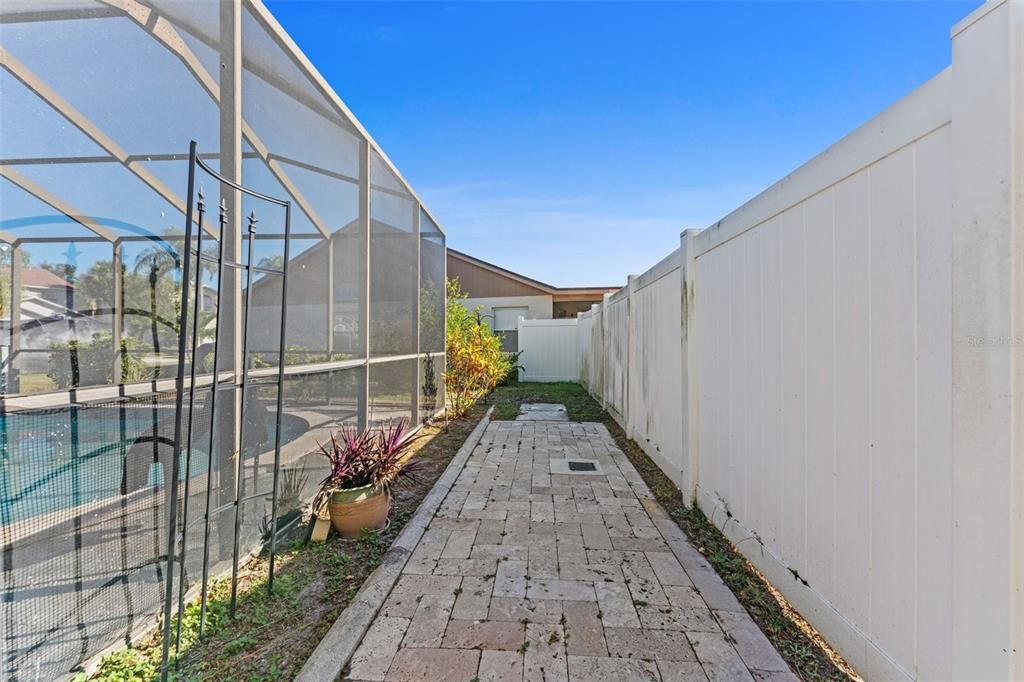 待售: $780,000 (4 贝兹, 2 浴室, 3219 平方英尺)