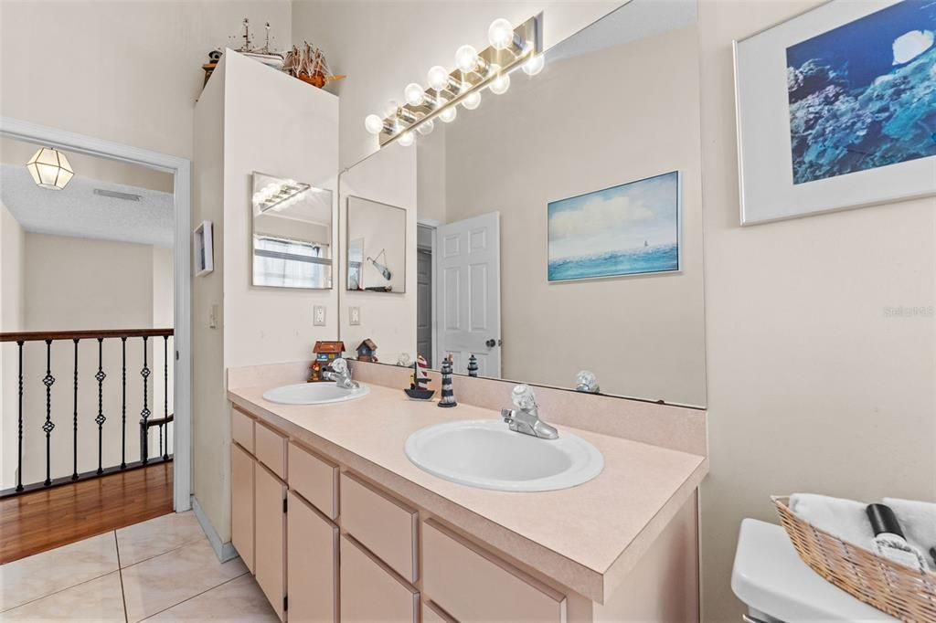 待售: $780,000 (4 贝兹, 2 浴室, 3219 平方英尺)