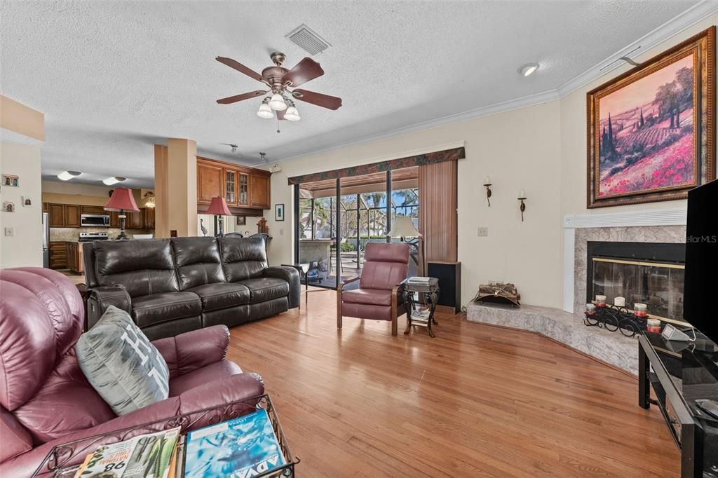 待售: $780,000 (4 贝兹, 2 浴室, 3219 平方英尺)