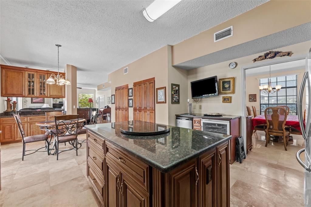 待售: $780,000 (4 贝兹, 2 浴室, 3219 平方英尺)