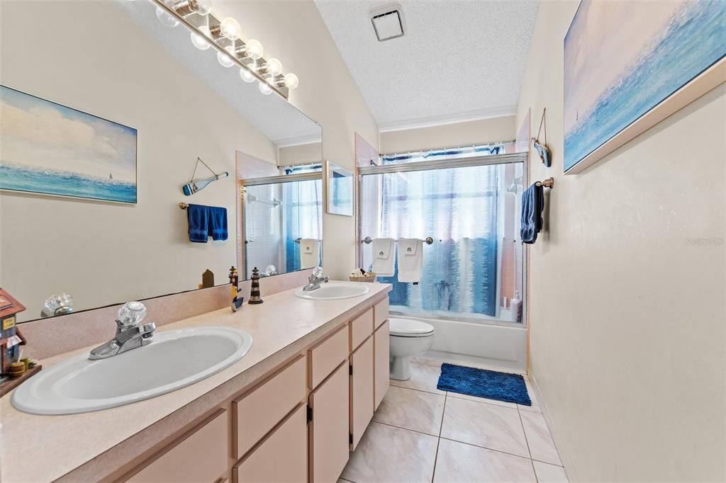 待售: $780,000 (4 贝兹, 2 浴室, 3219 平方英尺)