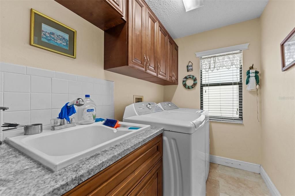 待售: $780,000 (4 贝兹, 2 浴室, 3219 平方英尺)