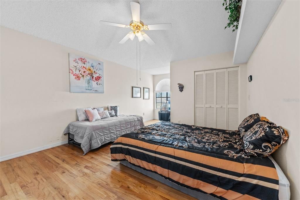 待售: $780,000 (4 贝兹, 2 浴室, 3219 平方英尺)