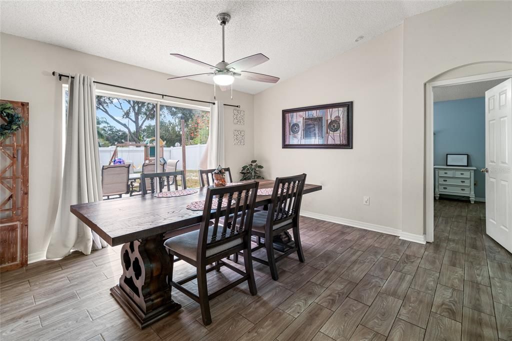 Active With Contract: $320,000 (3 beds, 2 baths, 1450 Square Feet)