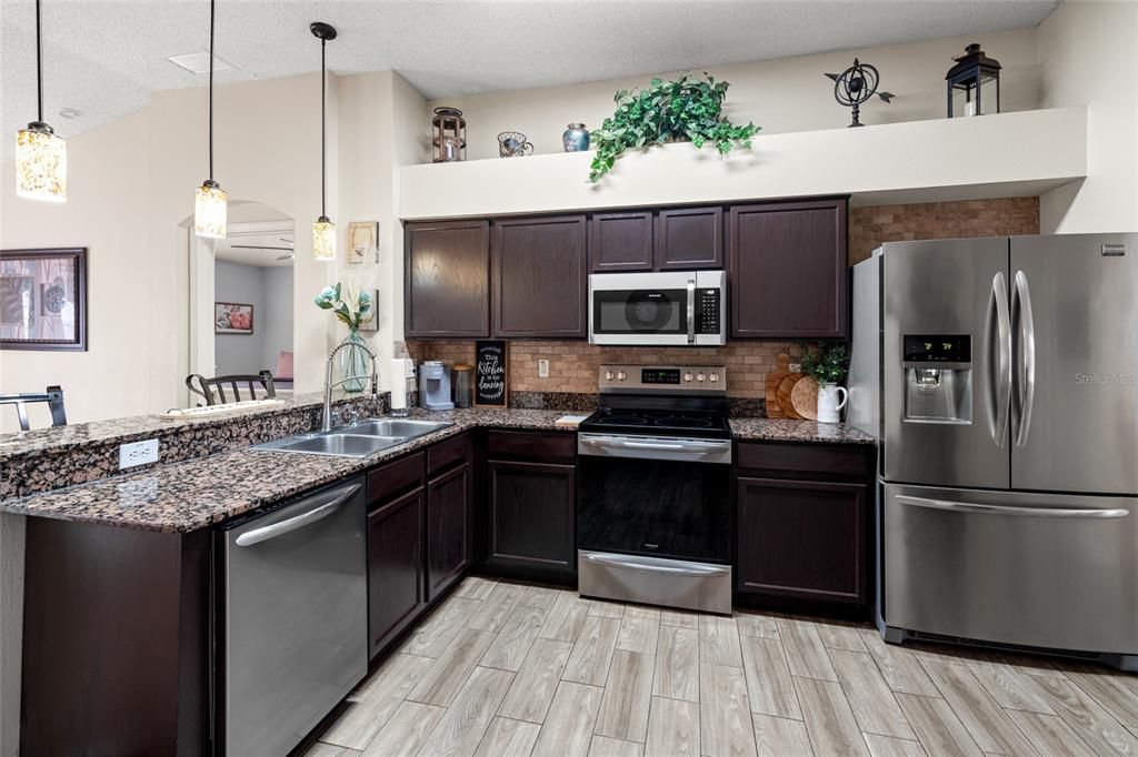 Active With Contract: $320,000 (3 beds, 2 baths, 1450 Square Feet)