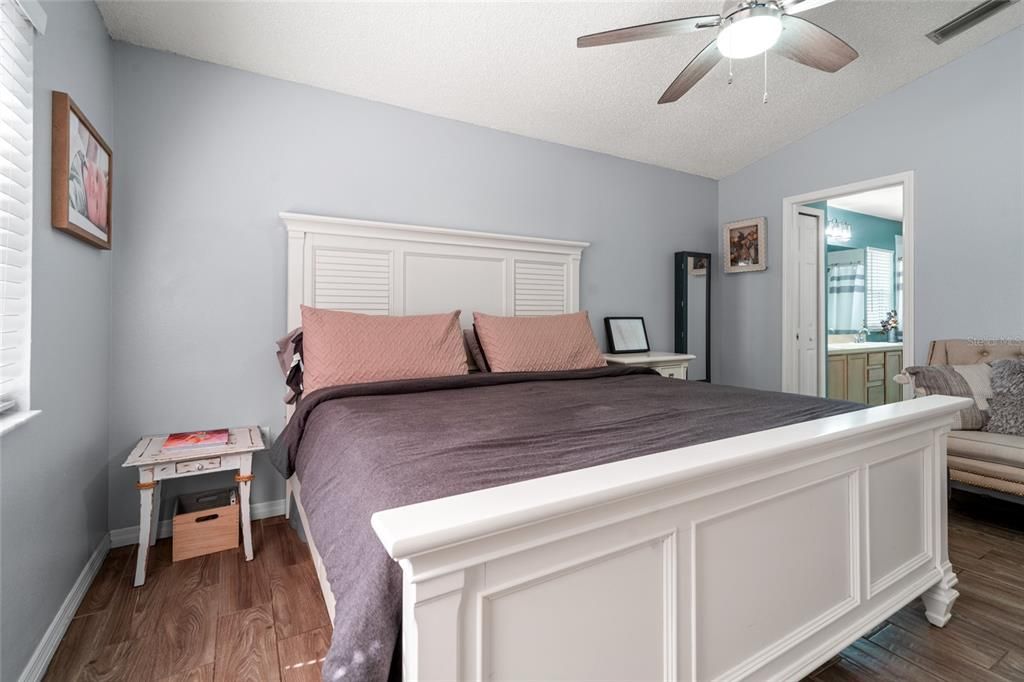 Active With Contract: $320,000 (3 beds, 2 baths, 1450 Square Feet)