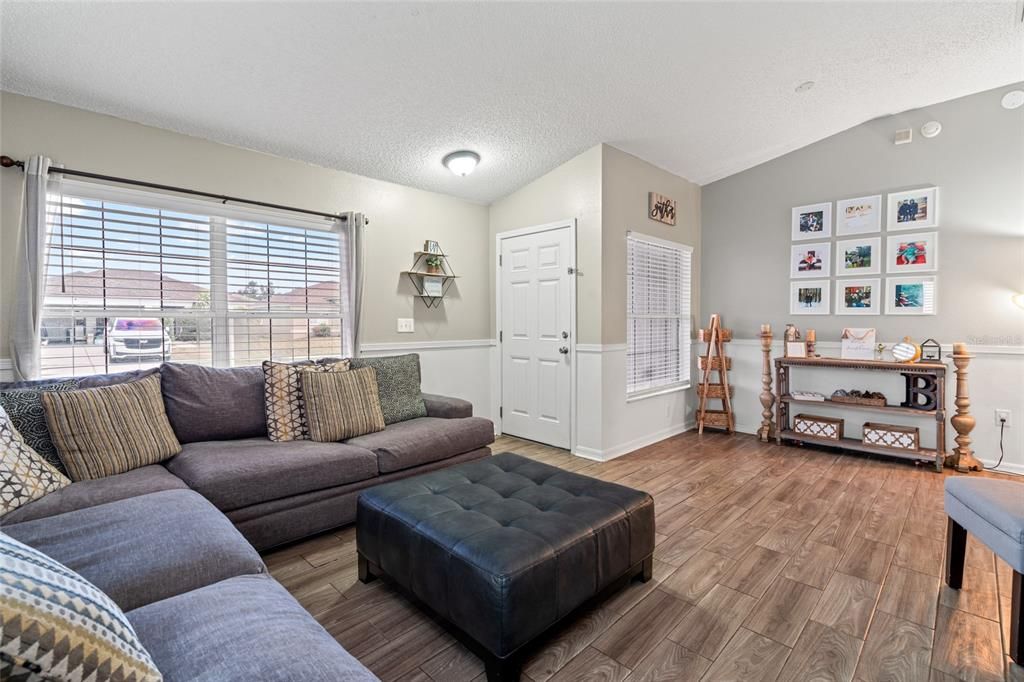 Active With Contract: $320,000 (3 beds, 2 baths, 1450 Square Feet)