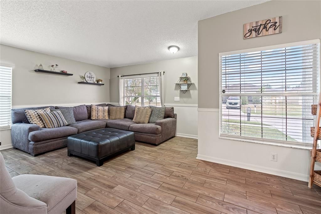 Active With Contract: $320,000 (3 beds, 2 baths, 1450 Square Feet)