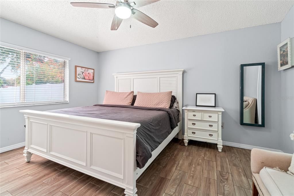 Active With Contract: $320,000 (3 beds, 2 baths, 1450 Square Feet)