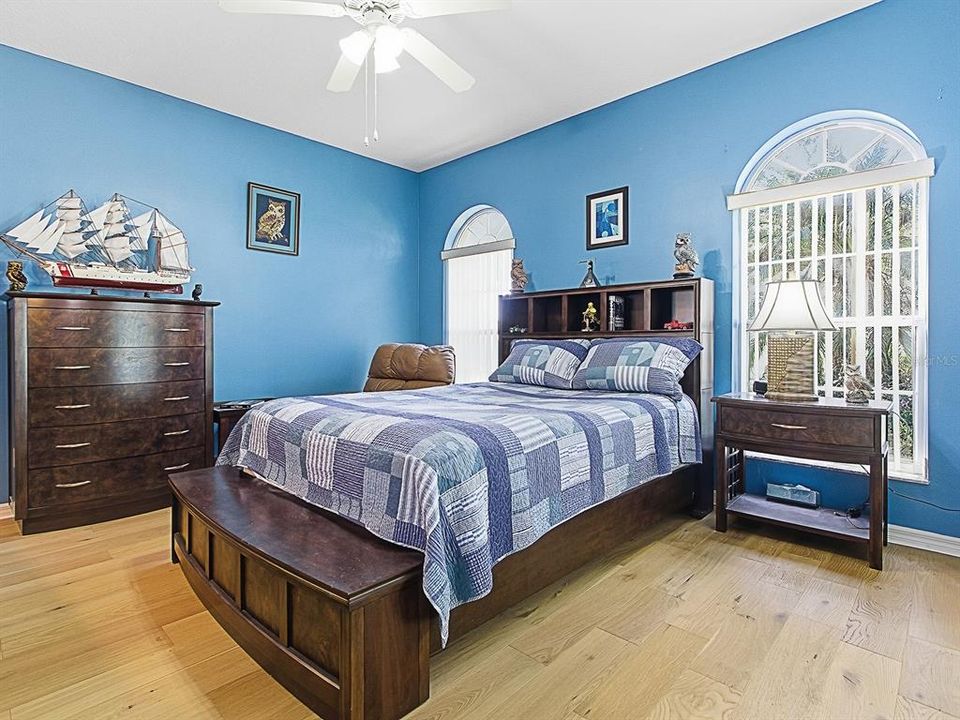 На продажу: $329,000 (2 спален, 2 ванн, 1452 Квадратных фут)