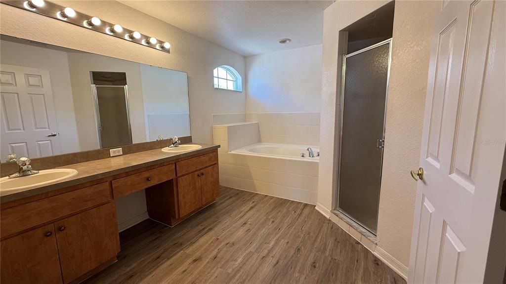 待售: $399,000 (3 贝兹, 2 浴室, 1867 平方英尺)