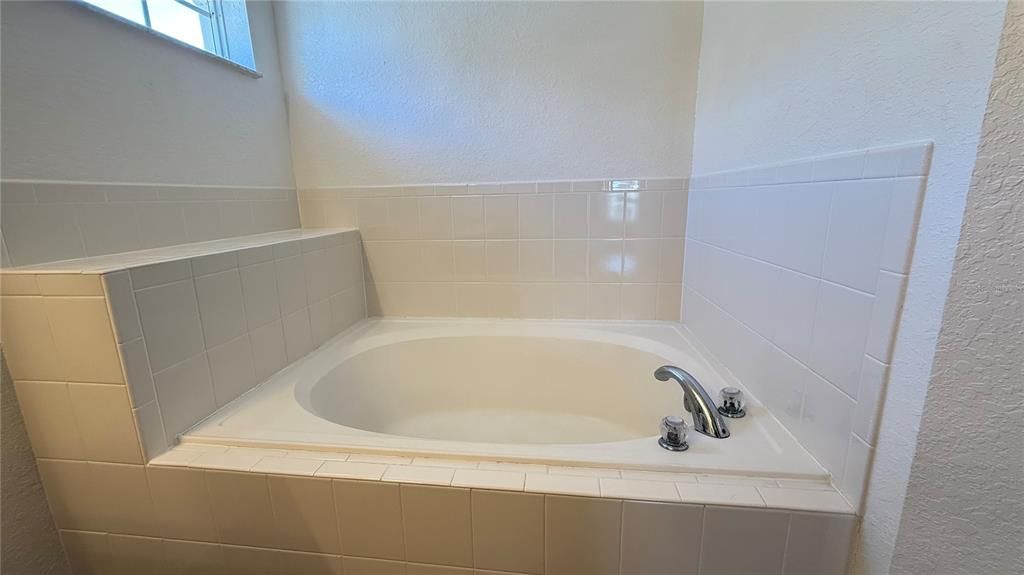 待售: $399,000 (3 贝兹, 2 浴室, 1867 平方英尺)