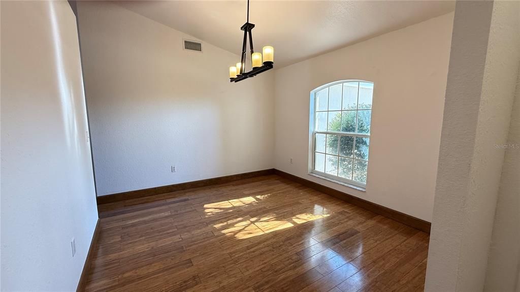 待售: $399,000 (3 贝兹, 2 浴室, 1867 平方英尺)