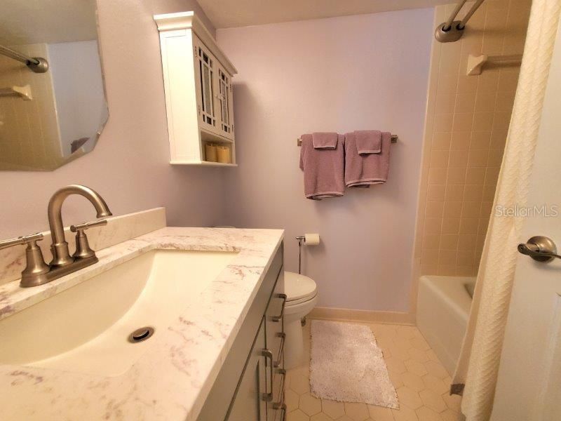 For Rent: $2,100 (2 beds, 2 baths, 1447 Square Feet)