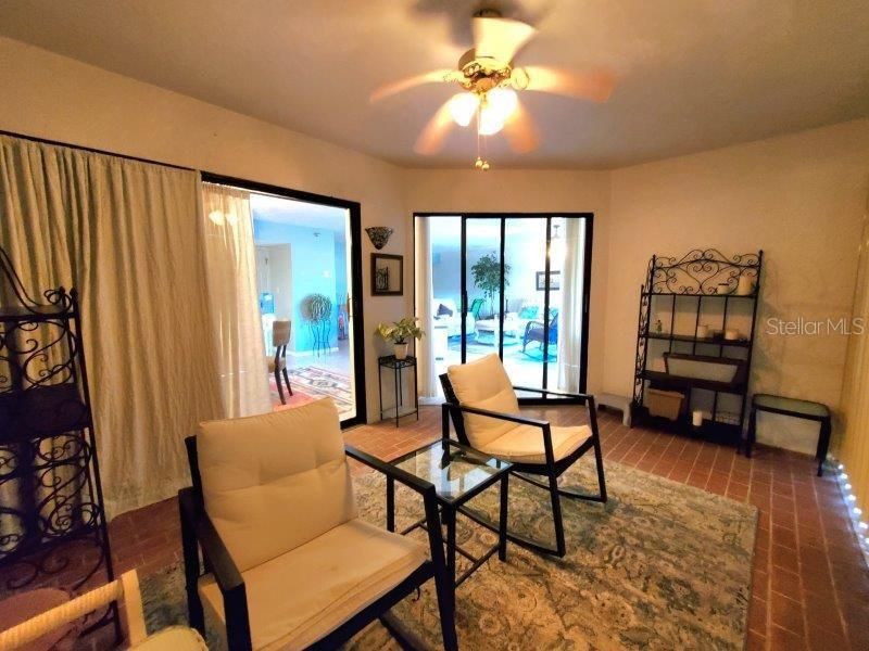 For Rent: $2,100 (2 beds, 2 baths, 1447 Square Feet)