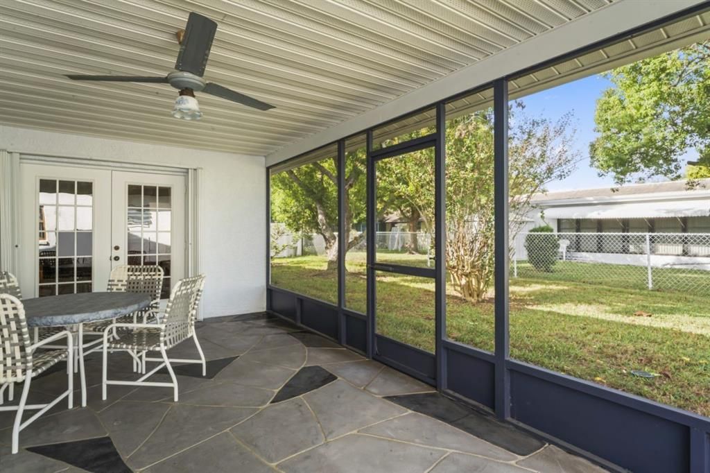 合同活跃: $259,000 (2 贝兹, 2 浴室, 1598 平方英尺)