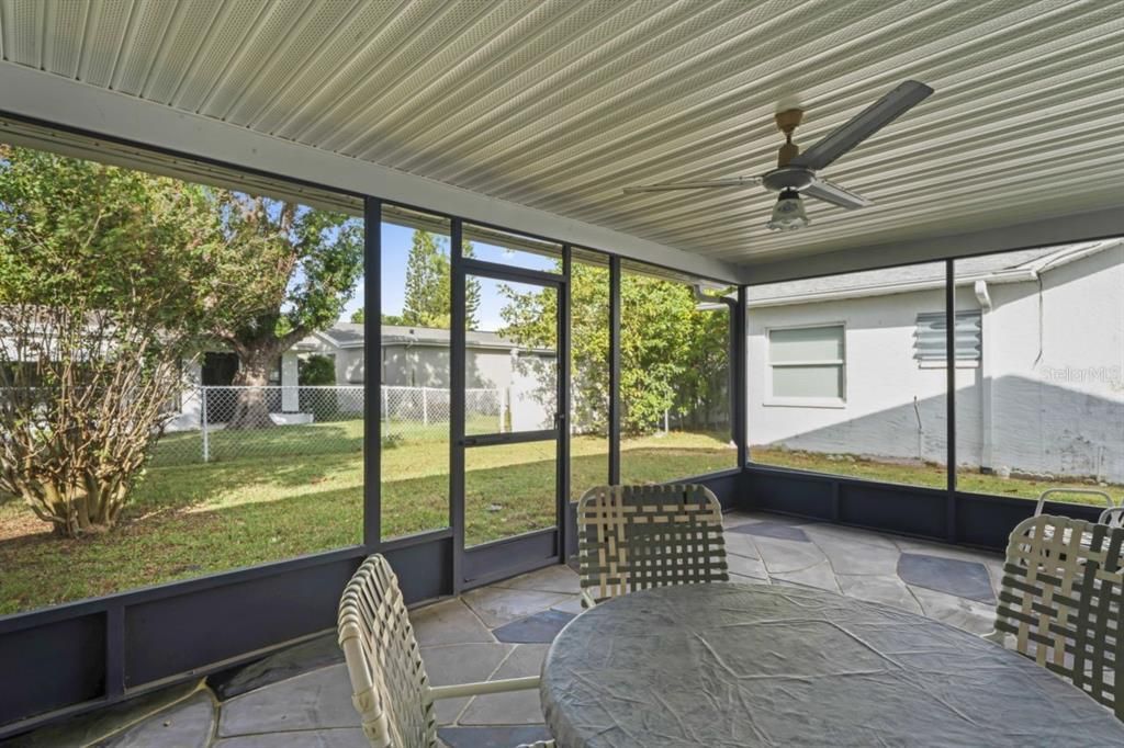 合同活跃: $259,000 (2 贝兹, 2 浴室, 1598 平方英尺)