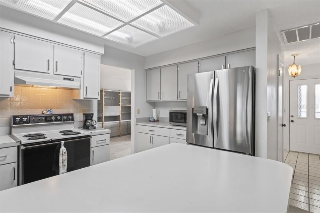 合同活跃: $259,000 (2 贝兹, 2 浴室, 1598 平方英尺)