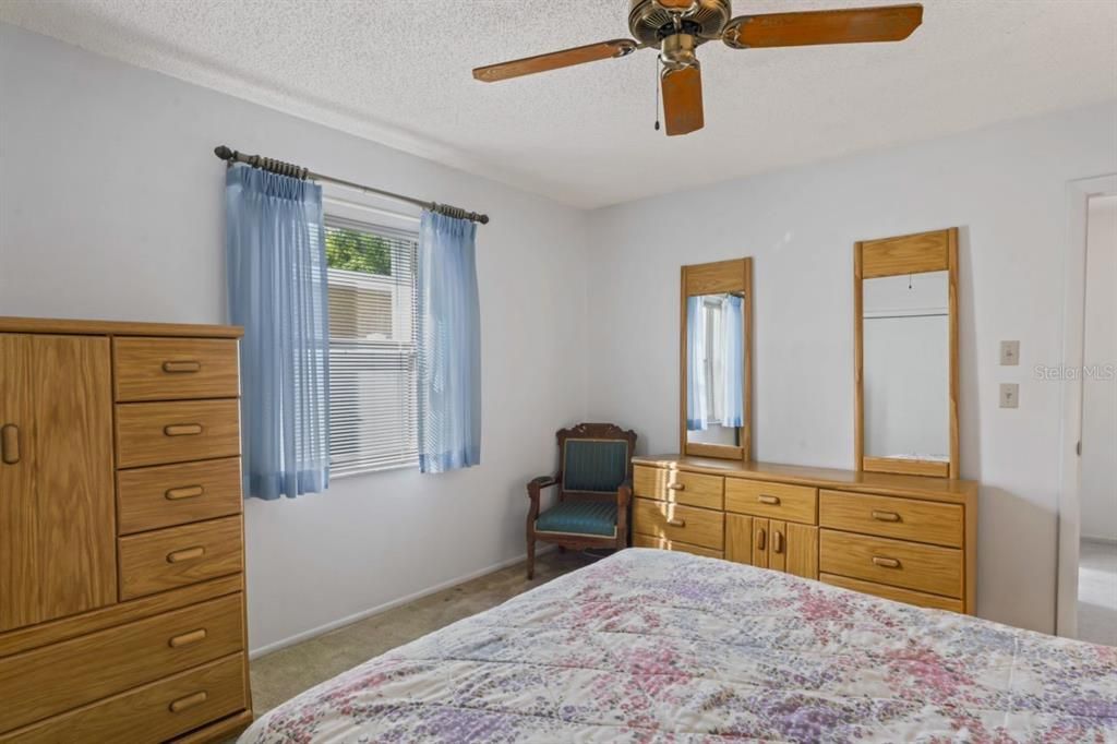 合同活跃: $259,000 (2 贝兹, 2 浴室, 1598 平方英尺)