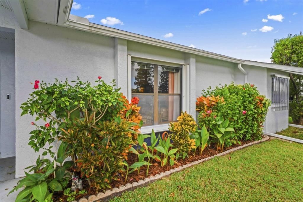 合同活跃: $259,000 (2 贝兹, 2 浴室, 1598 平方英尺)