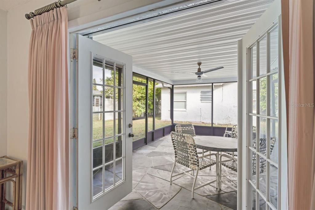 合同活跃: $259,000 (2 贝兹, 2 浴室, 1598 平方英尺)