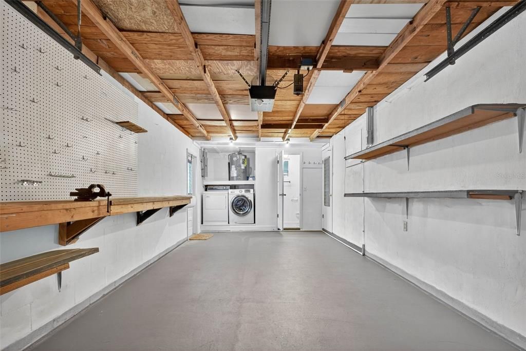 待售: $235,000 (2 贝兹, 1 浴室, 1236 平方英尺)