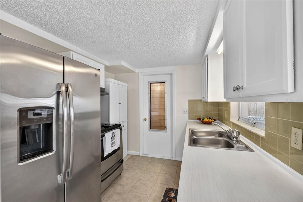 待售: $235,000 (2 贝兹, 1 浴室, 1236 平方英尺)