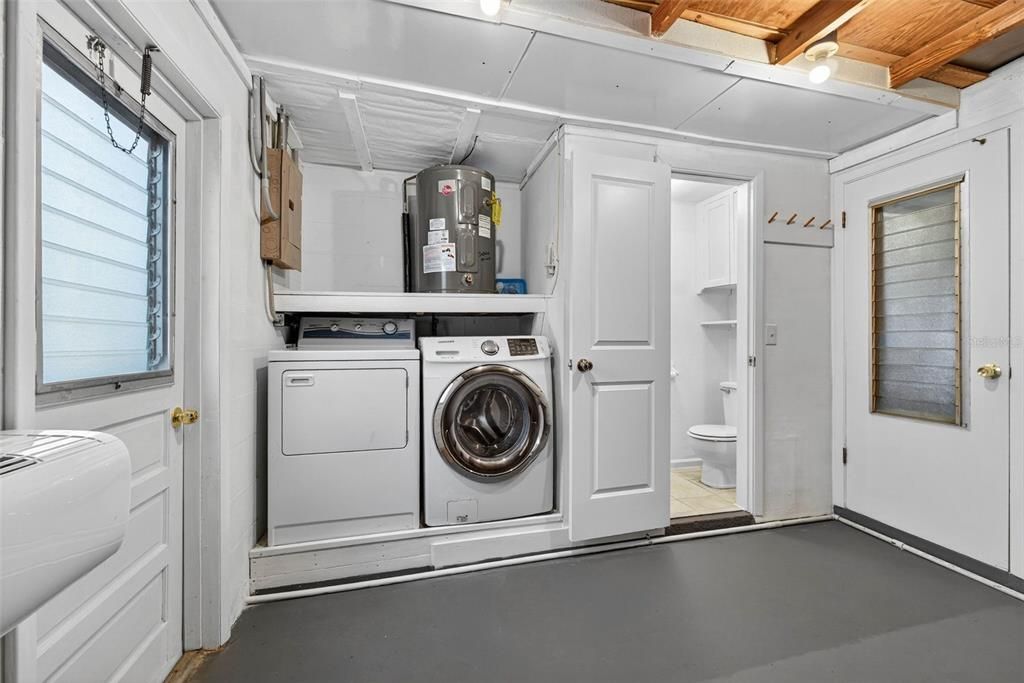 待售: $235,000 (2 贝兹, 1 浴室, 1236 平方英尺)