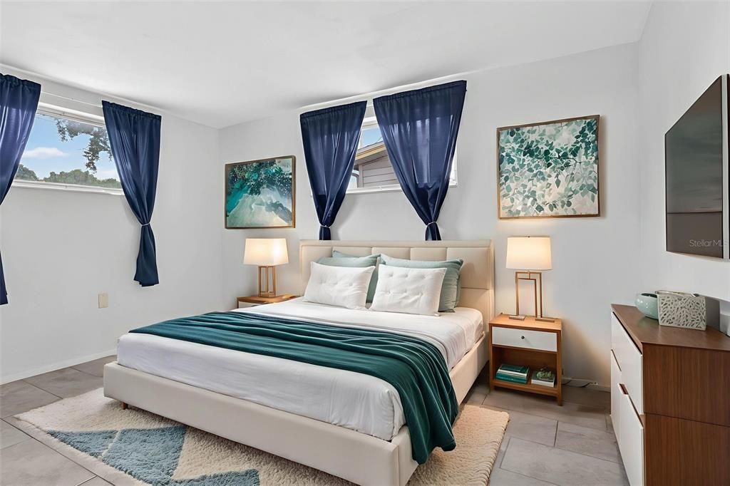 待售: $235,000 (2 贝兹, 1 浴室, 1236 平方英尺)