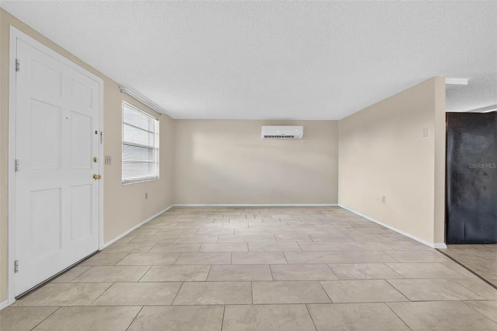 待售: $235,000 (2 贝兹, 1 浴室, 1236 平方英尺)