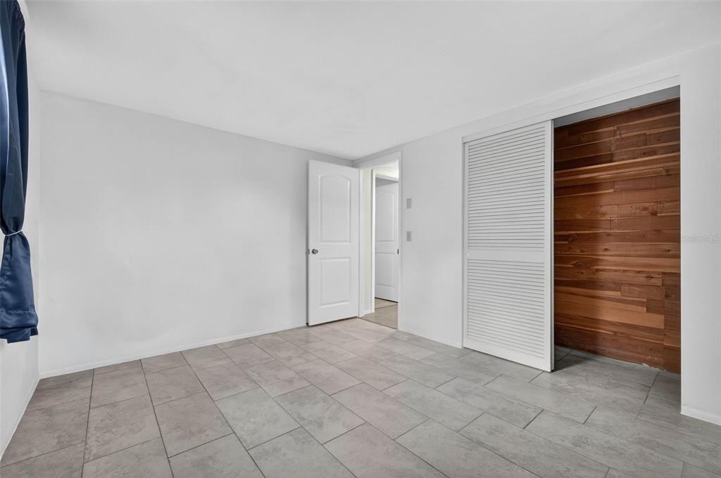 待售: $235,000 (2 贝兹, 1 浴室, 1236 平方英尺)