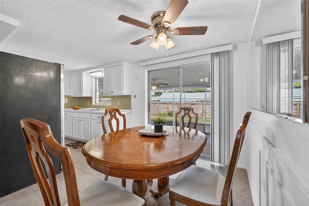 待售: $235,000 (2 贝兹, 1 浴室, 1236 平方英尺)