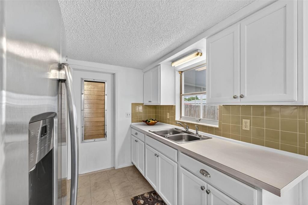 待售: $235,000 (2 贝兹, 1 浴室, 1236 平方英尺)