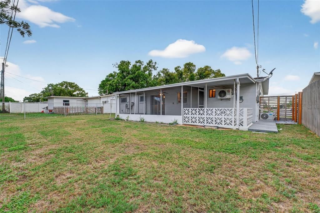 待售: $235,000 (2 贝兹, 1 浴室, 1236 平方英尺)