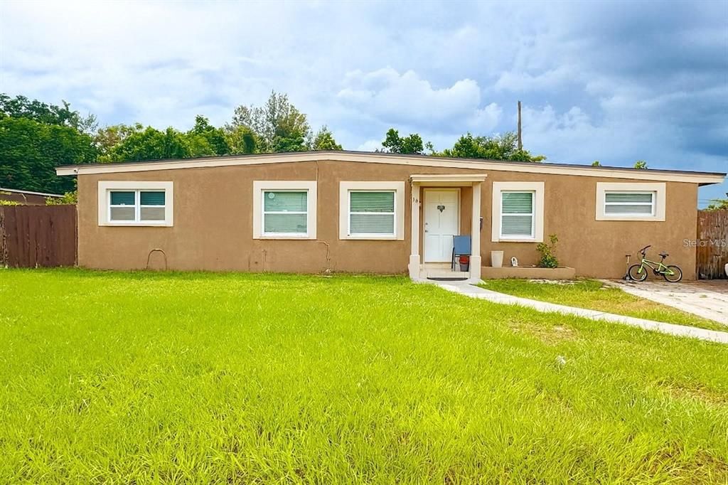 Recently Rented: $2,150 (3 beds, 1 baths, 1380 Square Feet)