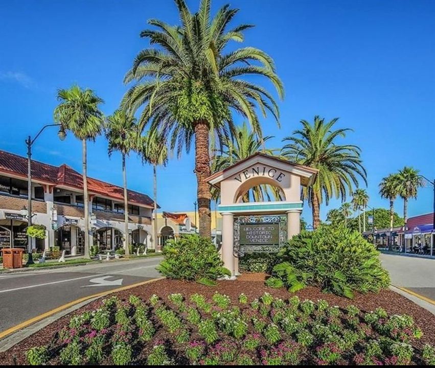 待售: $175,000 (2 贝兹, 2 浴室, 1095 平方英尺)